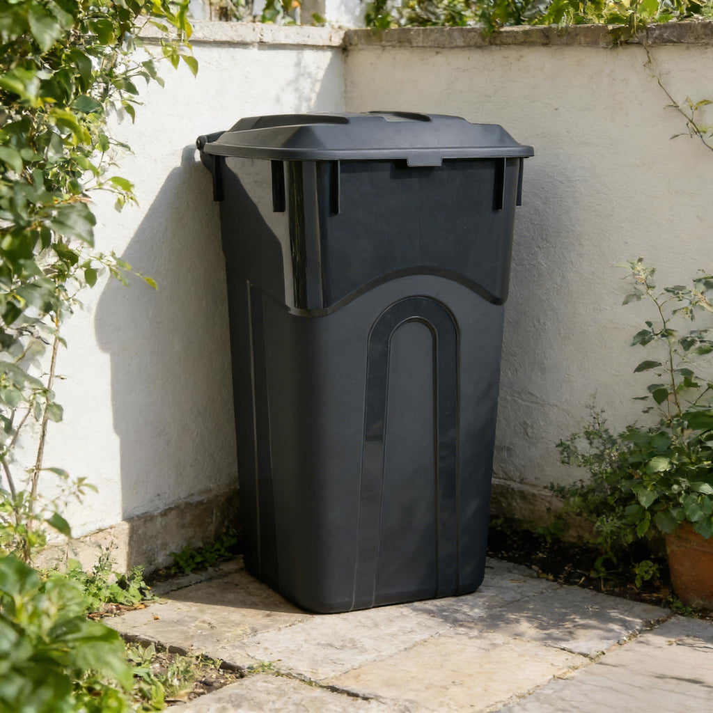 Black 32 Gallon Wheeled Heavy Duty Plastic Trash Can with Attached Lid K575
